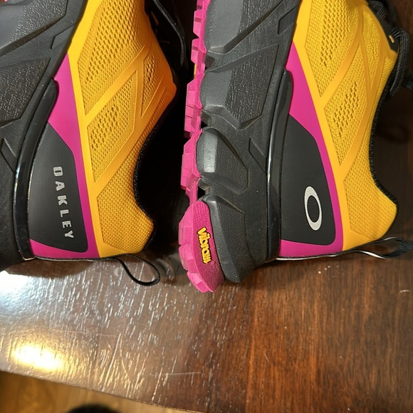 Oakley size 12 like new sneakers - Picture 5 of 6